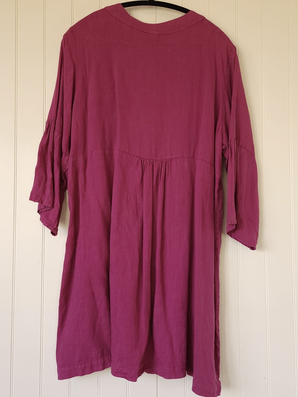 MATCH POINT Magenta Button-Front Linen Tunic - Picture 3 of 10